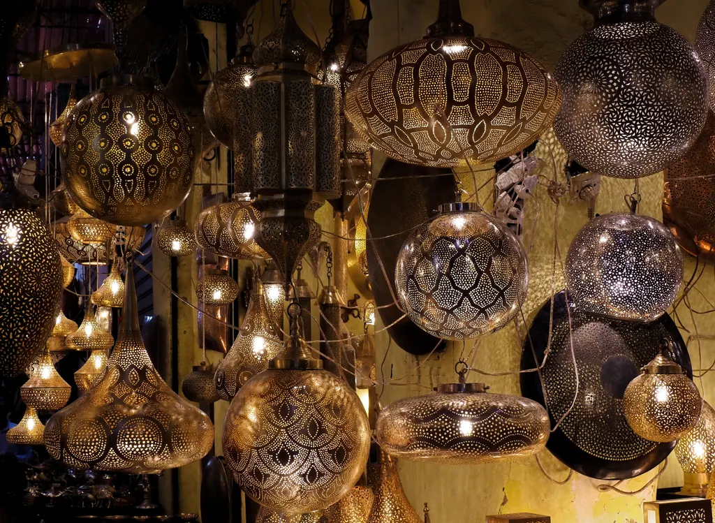 Lygter til salg i soukken i Marrakech